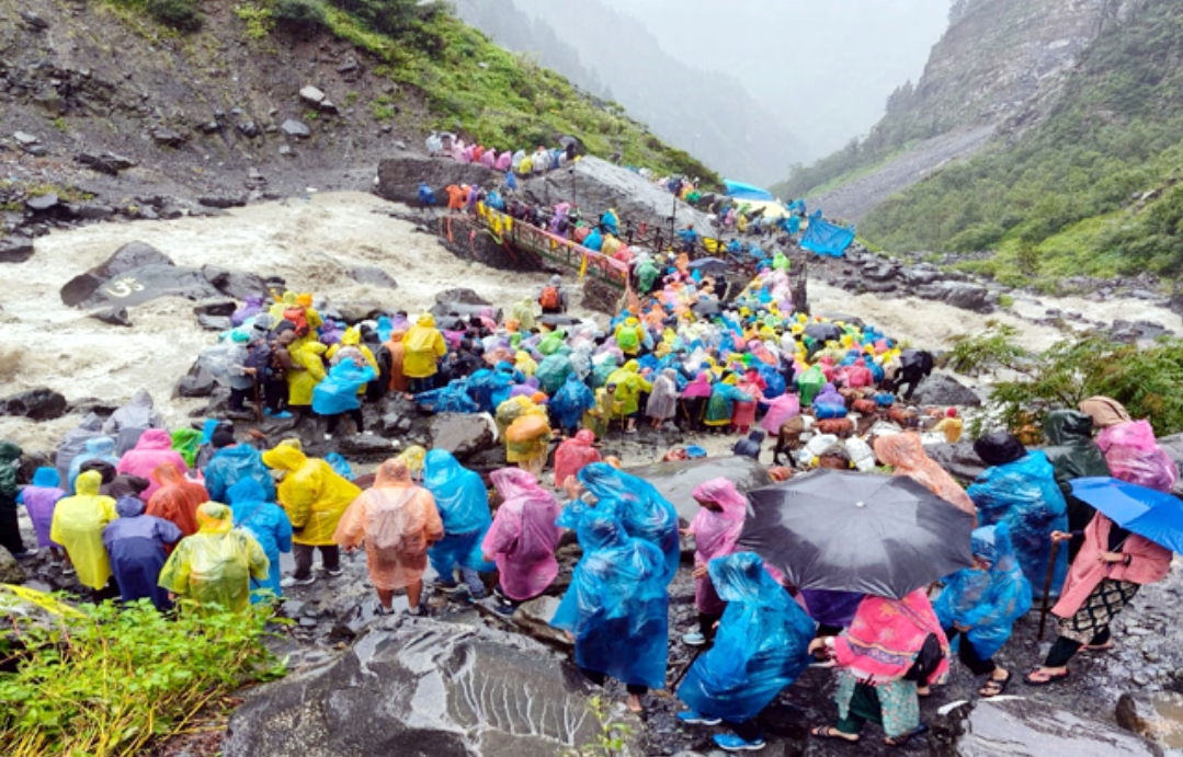 मणिमहेश यात्रा : चार दिन से मोबाइल नेटवर्क ठप, 8000 श्रद्धालु फंसे- रेस्क्यू ऑपरेशन जारी