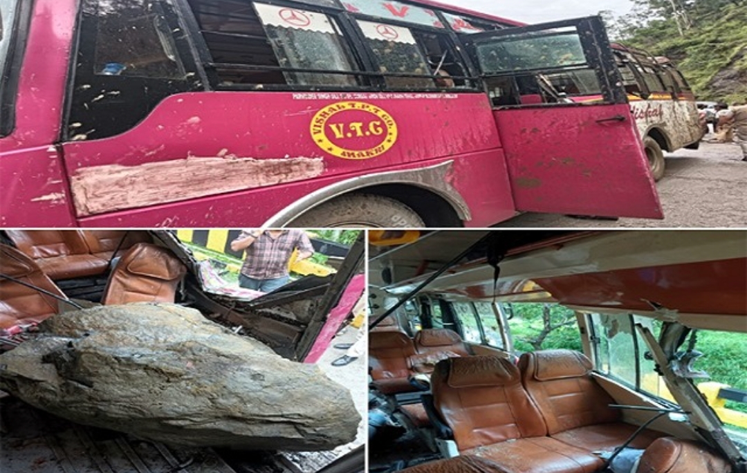 निजी बस पर भारी चट्टान गिरने से 2 महिलाओं की दर्दनाक मौत, 15 से अधिक यात्री घायल