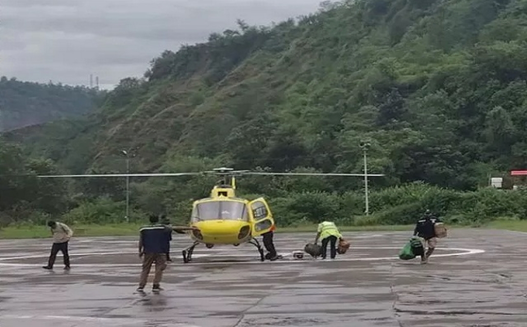 भरमौर में प्रशासन का रेस्क्यू ऑपरेशन जारी: हेलीकॉप्टर से सुरक्षित निकाले जा रहे हैं फंसे श्रद्धालु