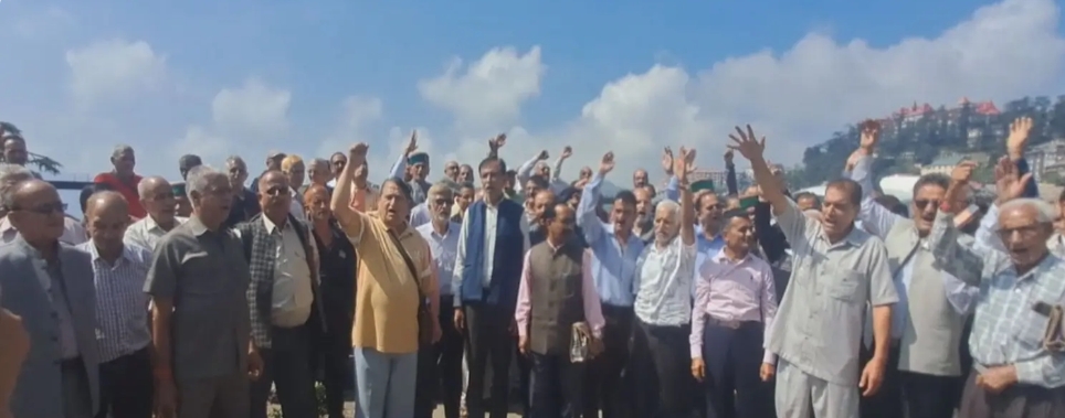 HRTC पेंशनरों को 26 तारीख तक भी नहीं मिली पेंशन, सुक्खू सरकार को दी चेतावनी