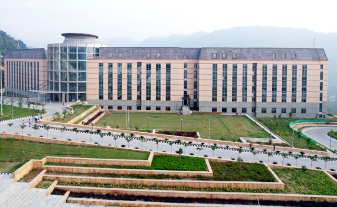 हड्डी रोगियों को अब PGI जाने से मिलेगा छुटकारा, AIIMS बिलासपुर में स्थापित हुई डेक्सा मशीन