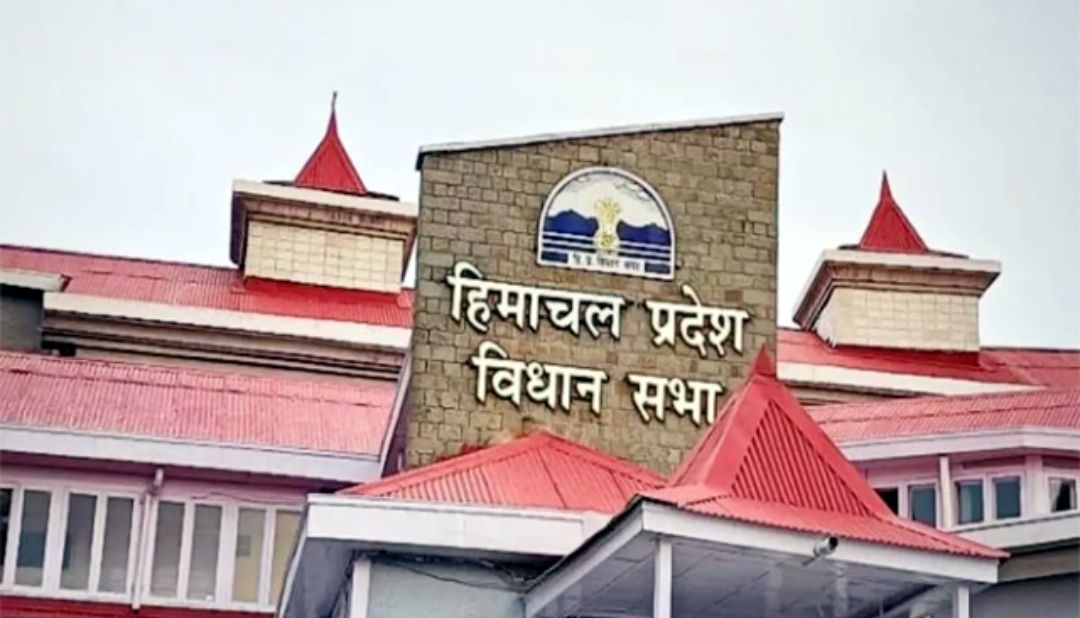 Shimla: एलएसडी नशा तस्करी मामले में 4 पुलिस कर्मियों की गिरफ्तारी पर विधानसभा में हंगामा, विपक्ष ने की नारेबाजी