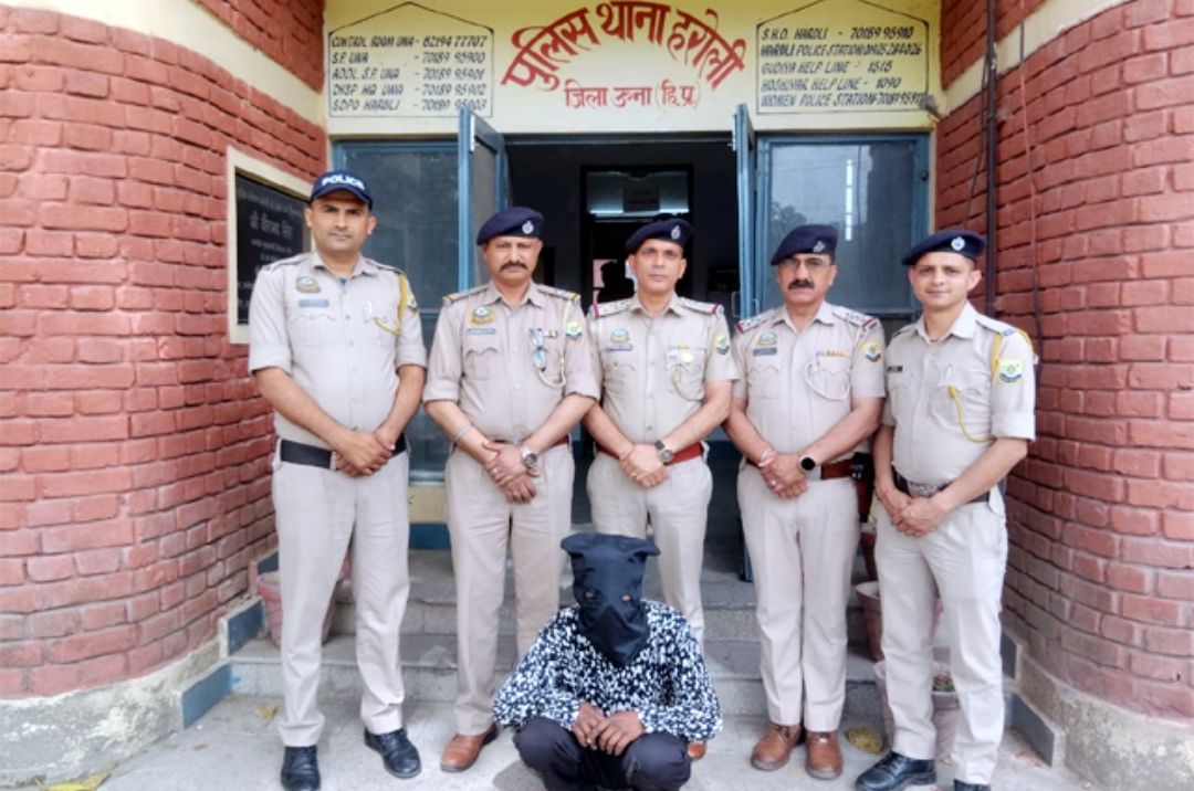 पुलिस ने 12 घंटे में सुलझाई चोरी की गुत्थी, ₹35 लाख के गहनों सहित होशियारपुर से आरोपी गिरफ्तार